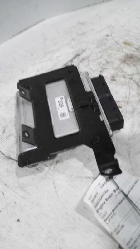 2020 Hyundai Elantra Engine Control Module ECM 2.0L OEM 391712EFH5 Used