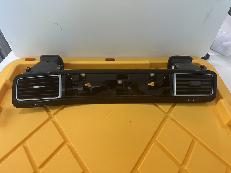 2015 Volkswagen Touaregdashboard trim 7P1857226 OEM