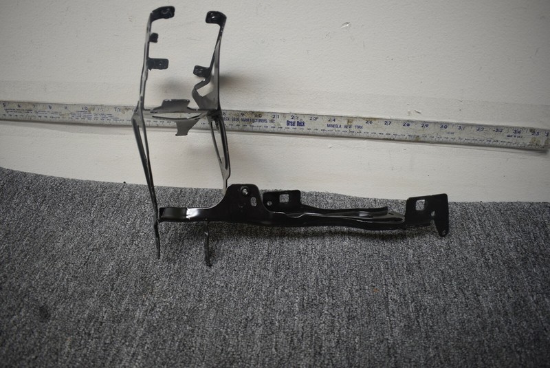BMW F30 HEADLIGHT CARRIER INTAKE SUPPORT FACTORY OEM