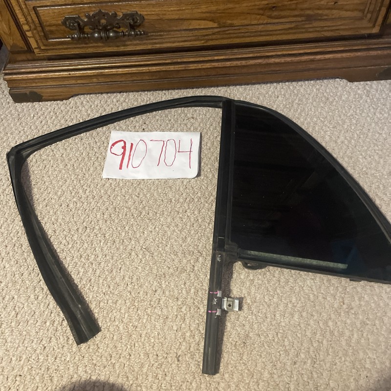 2006-2011 CADILLAC DTS REAR DRIVER DOOR VENT GLASS