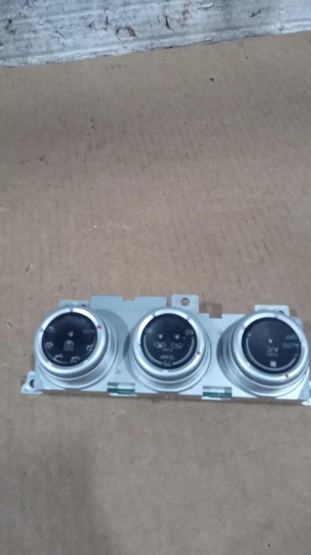 2015 Nissan 370Z A/C Selector Switch OEM Red 275001EA0A 122K Miles