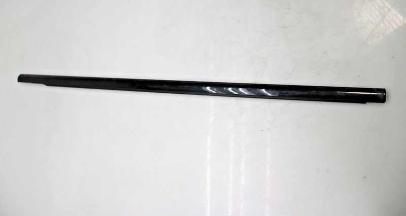 2012-2019 LR Range Rover Evoque L538 Front Right Outer Door Window Molding OEM