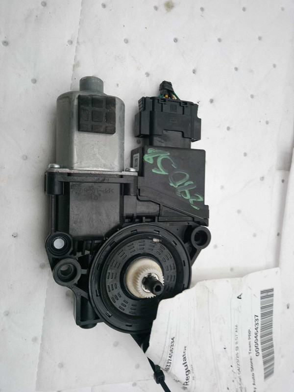 2018 KIA Sportage Front Left Window Regulator OEM 638538 Used 89K Miles