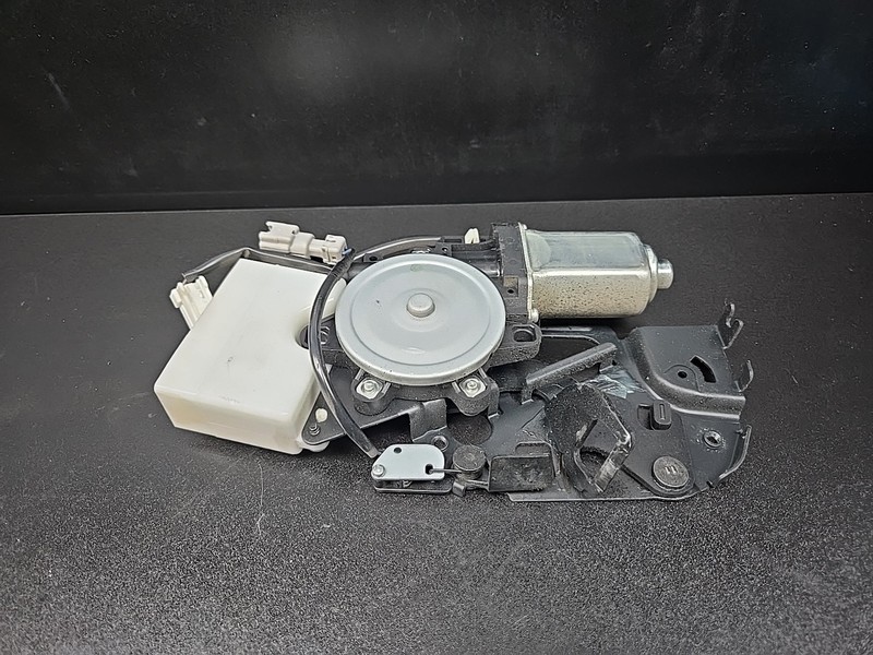 09 10 11 12 13 INFINITI G37 CONVERTIBLE TRUNK LID POWER LATCH OEM 24095-JJ50A