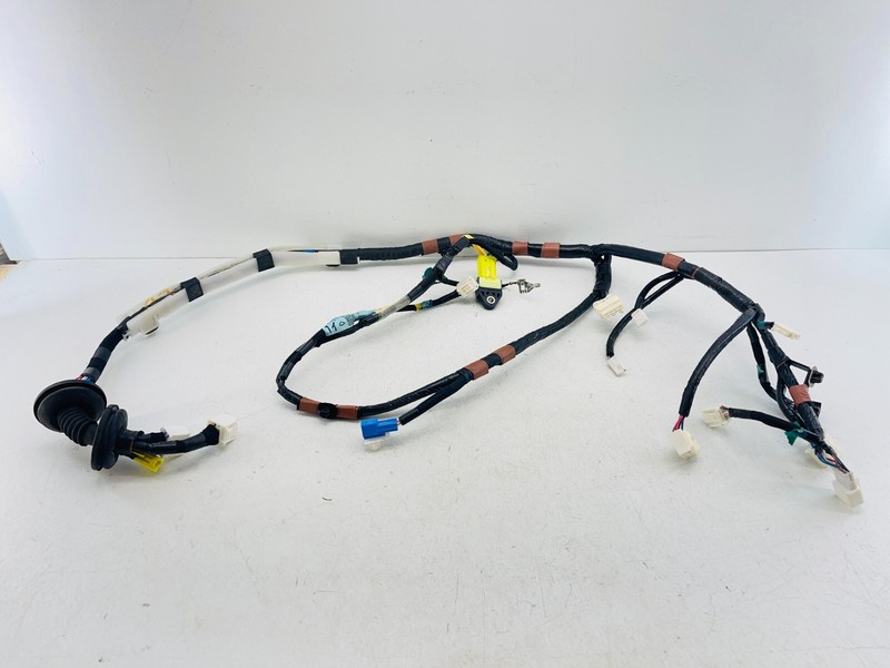2010-2011 LEXUS IS350C CONVERTIBLE FRONT DOOR WIRE PASSENGER RH OEM 82151-53250