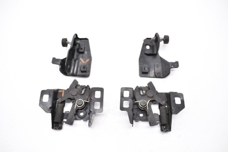 1997-2004 CORVETTE C5 Z06 FRC DRIVER AND PASSENGER SIDE HOOD LATCH ASSEMBLY SET