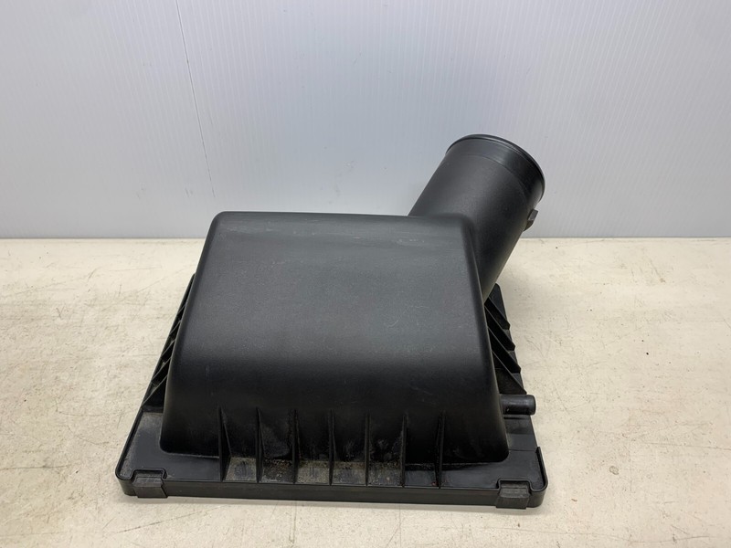 2005-2010 JEEP GRAND CHEROKEE 3.7L UPPER AIR INTAKE FILTER CLEANER BOX OEM