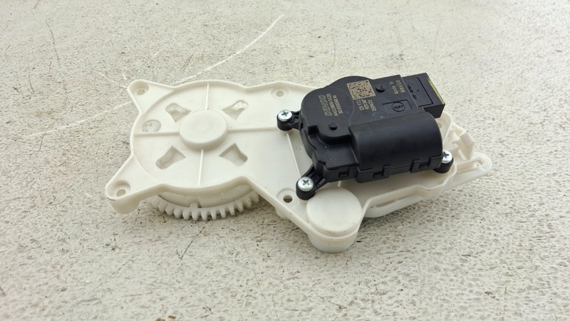 2023 - 2024 JEEP COMPASS HVAC AC HEATER BLEND DOOR ACTUATOR OEM