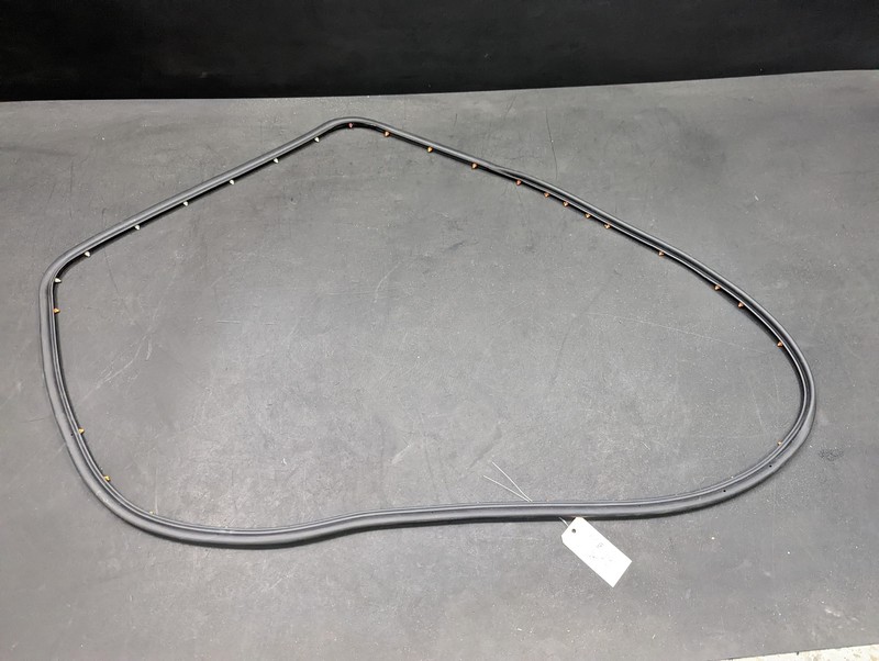 Rear Left Door Weatherstrip 2020 Jeep Compass 68242121AA 2017 2018 2019 - 2022