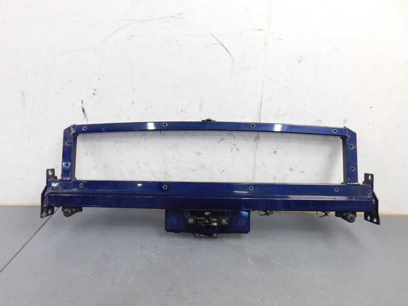 2014 12 15 Audi R8 V10 Rear Spoiler Support / Latch #0146 I7