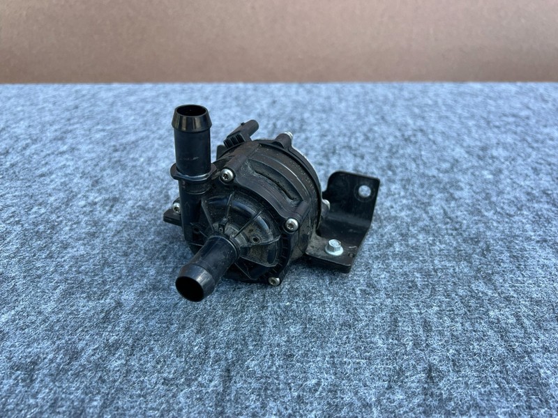 FORD MUSTANG MACH-E 2021-2026 OEM ENGINE MOTOR COOLANT AUXILIARY WATER PUMP ASSY