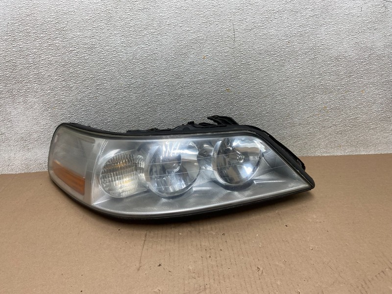 2005 to 2011 Lincoln Town Car Right Passenger Rh Side Headlight AB5017 DW