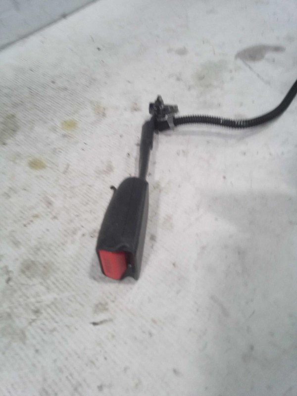 2016 Kia Sorento Front Right Seat Belt OEM White 88840C6510WK 123k Miles