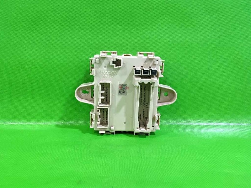 06-09 RX400H INTERIOR CABIN FUSE RELAY BOX OEM 4257-34