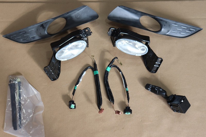 2012 Crosstour Bumper Fog Light Kit 08V31TP6100 Honda OEM Factory