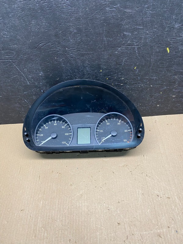 2007 to 2013 Sprinter 2500 3500 Instrument Speedometer Gauge Cluster Q6956 PS
