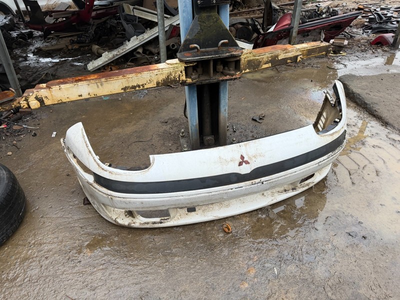 91-93 Mitsubishi 3000GT OEM WHITE FRONT BUMPER COVER - VR4