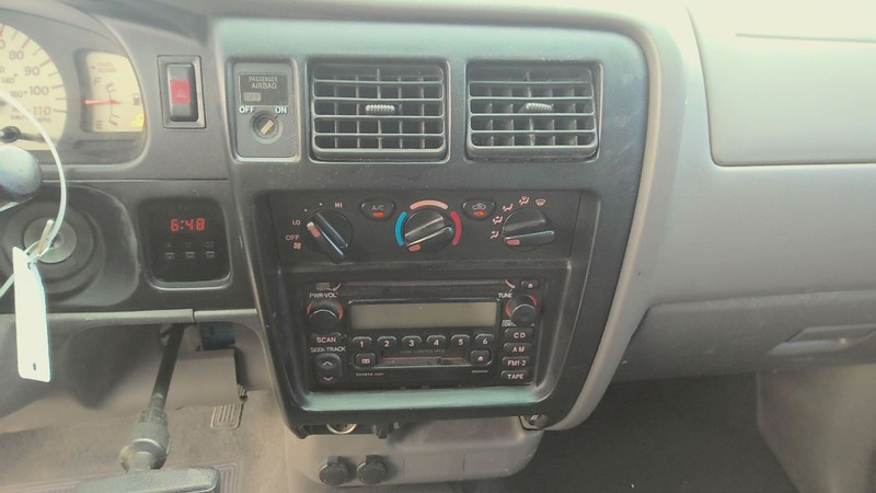 Center dash vent TOYOTA TACOMA 04 03 02 01