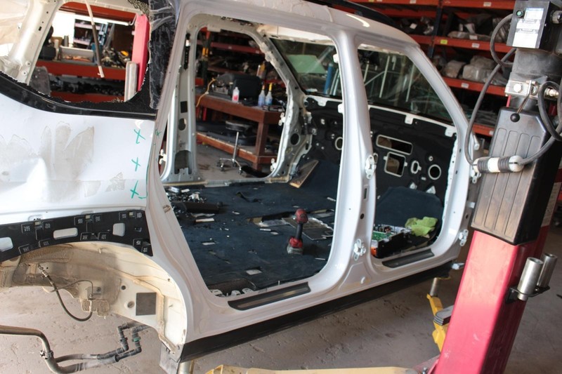 24-25 Kia EV9 Passenger Right Side Rocker and Post Cut