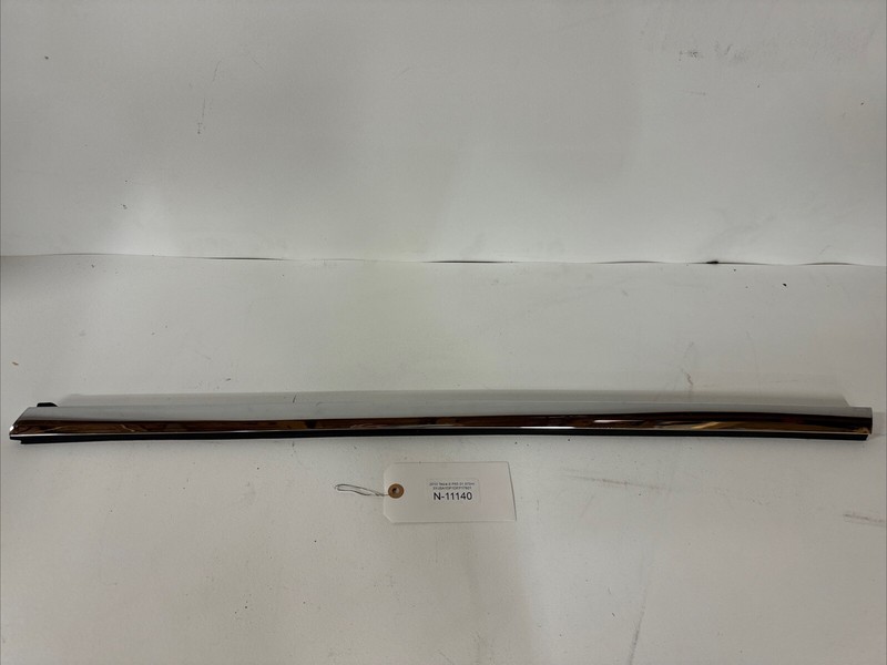 12-20 TESLA MODEL S FRONT RIGHT PASSENGER SIDE DOOR WINDOW BELT MOLDING 11140 U8