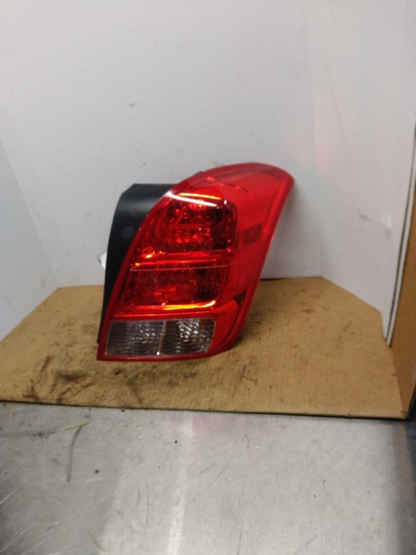 2016 Chevrolet Trax Right Tail Light Assembly White LITE SCRATCHES 68140