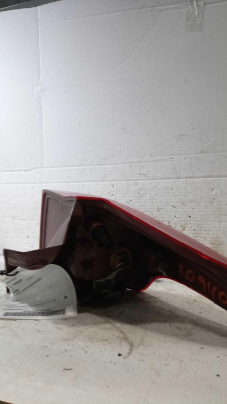 2013-2015 Toyota RAV4 Left Tail Light Assembly Silver 362888 Used 104K Miles
