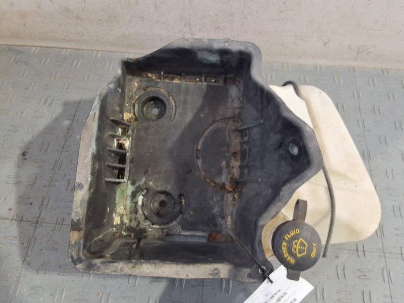Wash Reservoir Fits 09-14 FORD F150 PICKUP 3543823