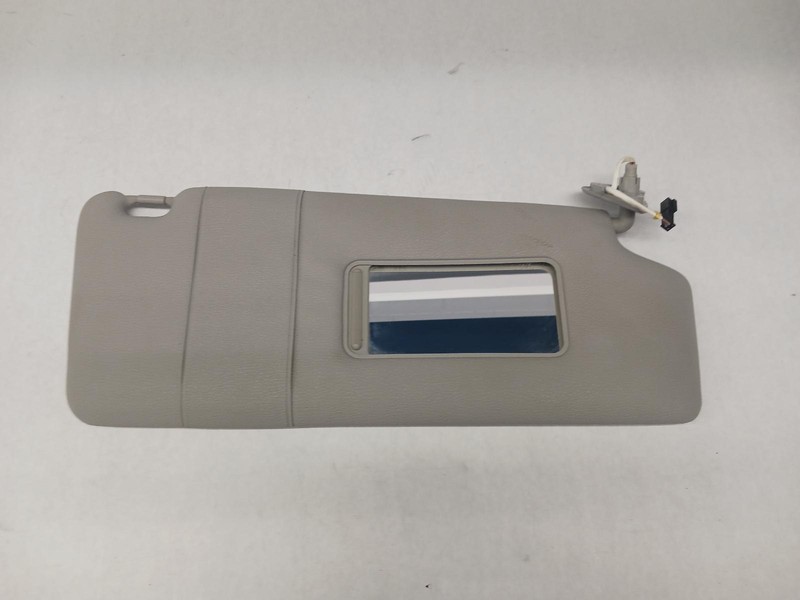07-'10 BMW X3 right passenger Sun visor illuminated OEM