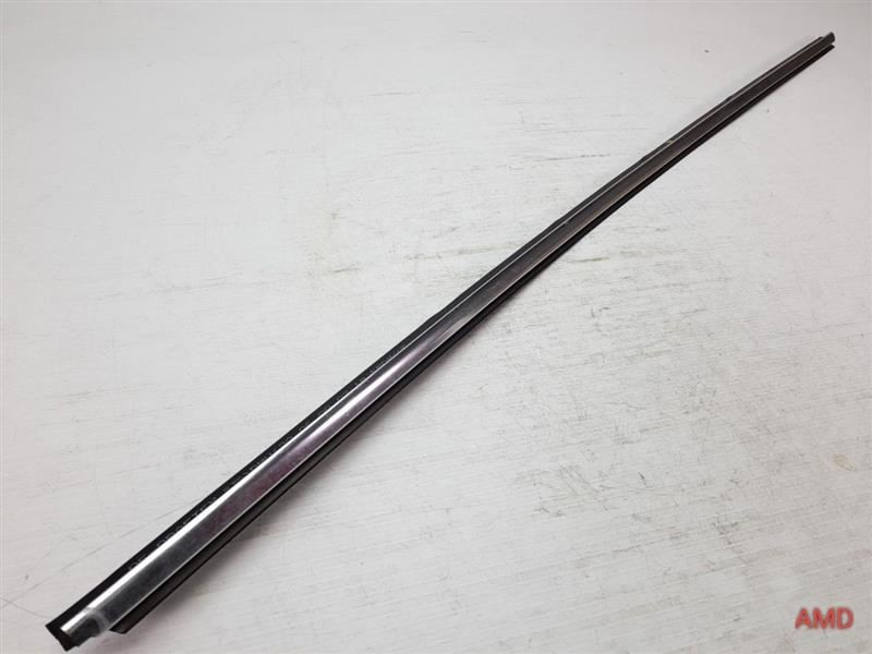 2001 BMW 330ci 325ci E46 Convertible Front Right Door Outer Weatherstrip Chrome