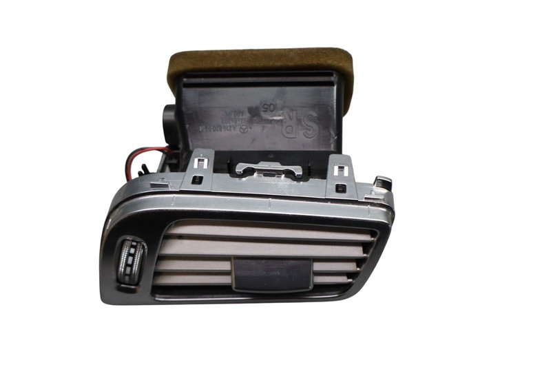 12-18 Mercedes W218 CLS550 CLS63 AMG Right Side Dashboard A/C AC Air Vent Oem