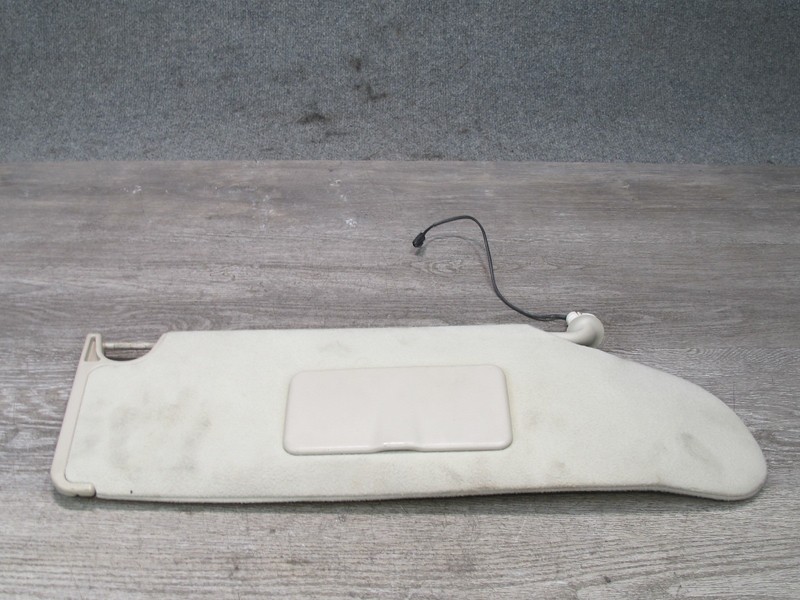 2003-2007 HUMMER H2 FRONT RIGHT PASS SIDE SUN VISOR SHADE W/ MIRROR