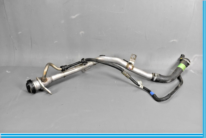 17-25 Jaguar X761 F-Pace Fuel Gas Tank Filler Neck Hose Pipe W / Cap OEM