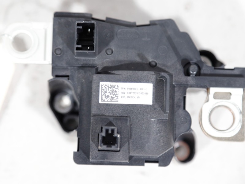 OEM 2017-2023 Tesla Model 3 Y RWD BATTERY VOLTAGE PACK CONTACTOR SWITCH