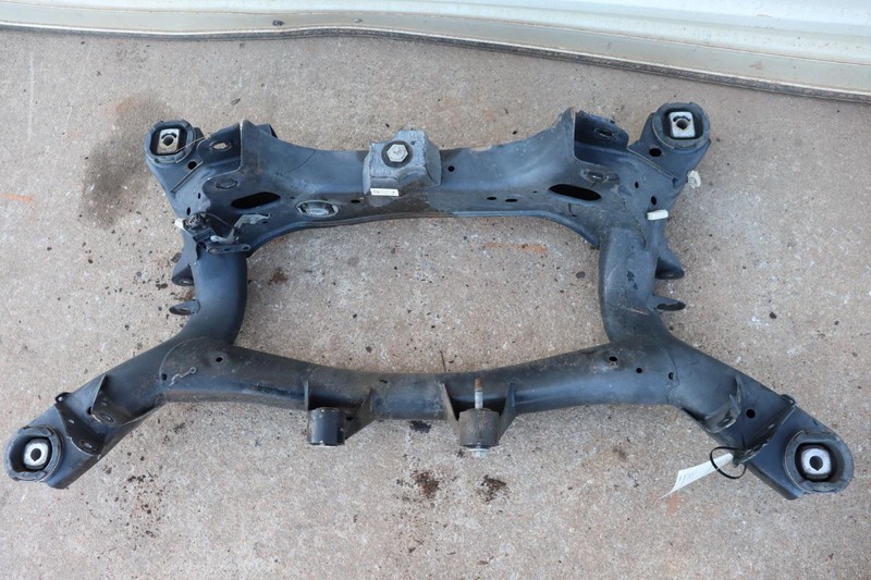 2012-2016 BMW 328I 2.0L A/T F30 REAR SUSPENSION CROSSMEMBER SUBFRAME CRADLE OEM