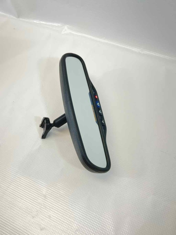 2005 CTS Interior Rear View Mirror With OnStar / Light Sensitive Lite Scratches