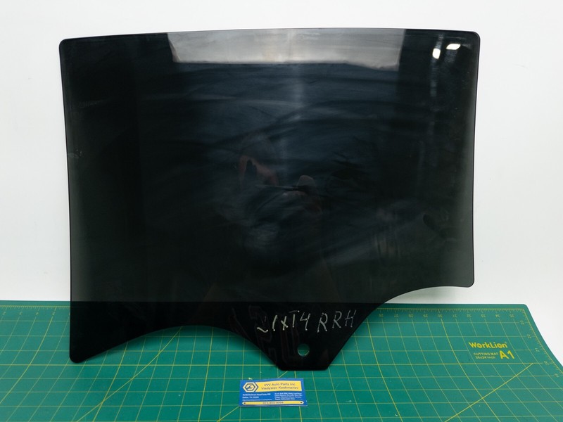 19-23 Cadillac XT4 - REAR RIGHT PASSENGER SIDE DOOR WINDOW GLASS OEM