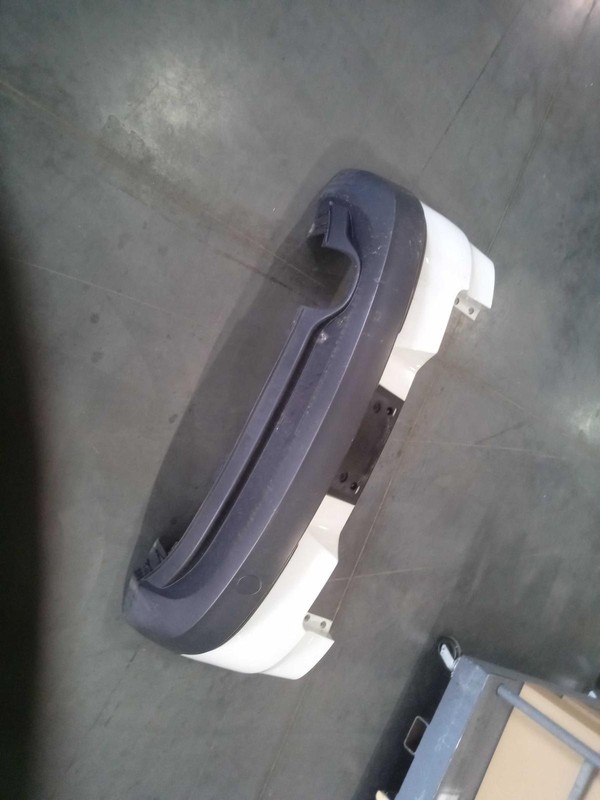2017 Volkswagen Tiguan OEM White Bumper Assembly Used 5N0803881A 96000 Miles
