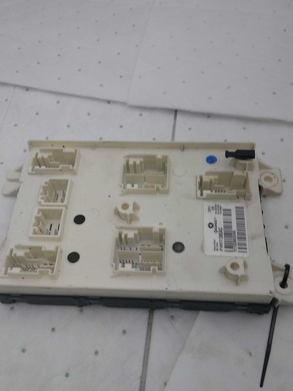 2019 Jeep Grand Cherokee Body Control Module OEM 68372380AC 136k Miles Black