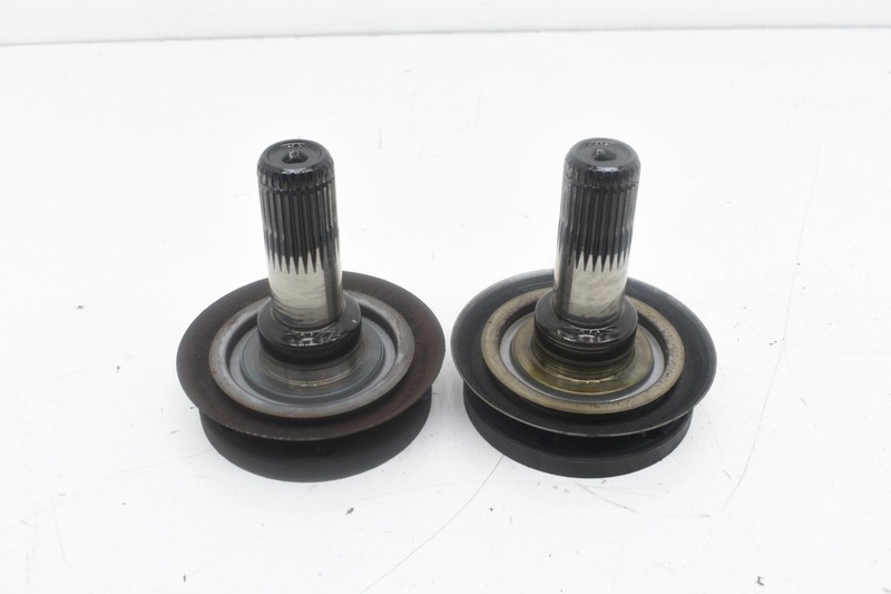 2008 BMW E93 328i DIFFERENTIAL REAR OUTPUT AXLE FLANGES 86MMXM10 OEM KW81