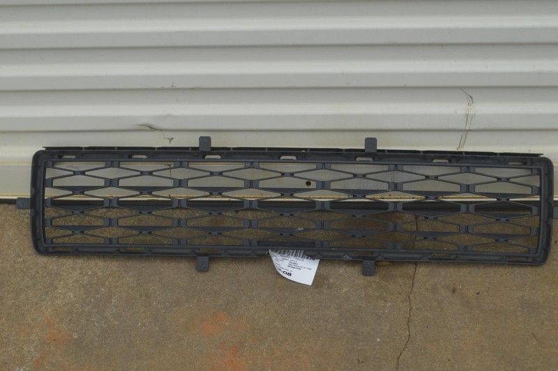 2014-2019 TOYOTA 4RUNNER LIMITED FRONT CENTER LOWER RADIATOR GRILL GRILLE OEM