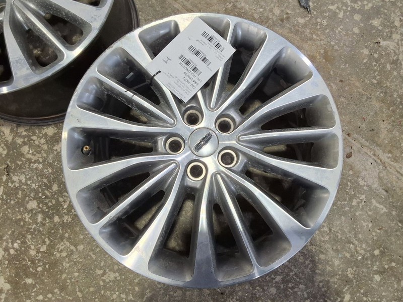 2016-2018 Lincoln MKX Wheel Rim 18x8 Aluminum 15 Spoke Machined Face