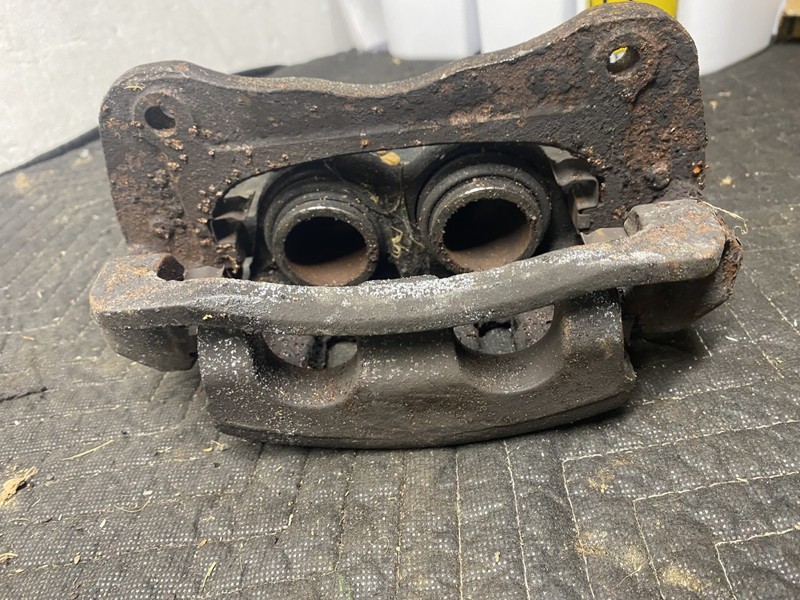 2004 - 2009 KIA AMANTI Front Left Brake Caliper OEM