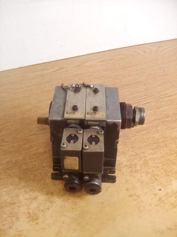 Parker 42B2 Pneumatic Manifold