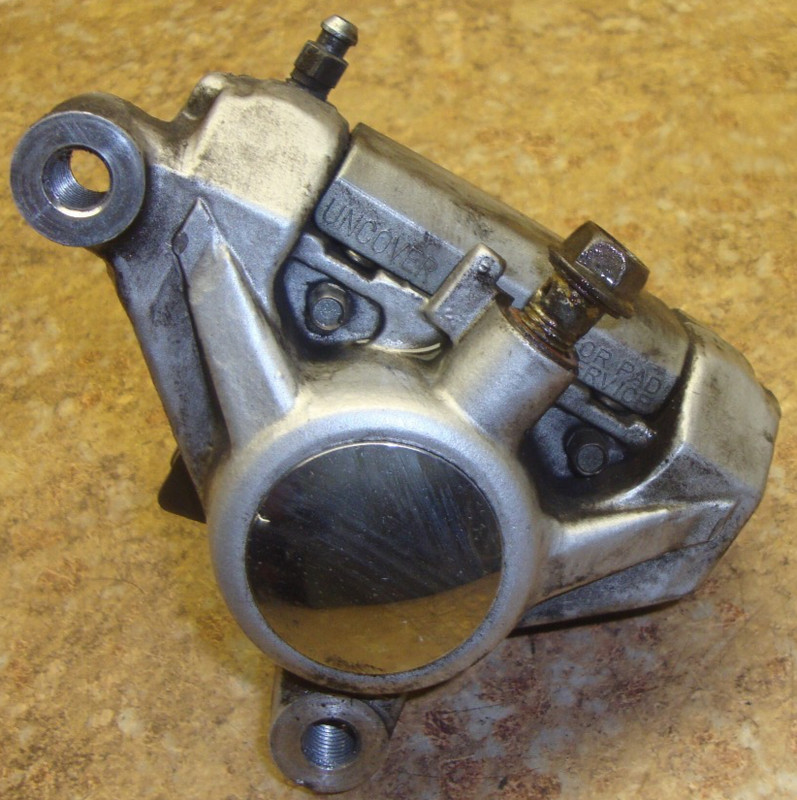 1985 Yamaha XV700 XV 700 Virago Left Front Disk Brake Caliper Wheel 85