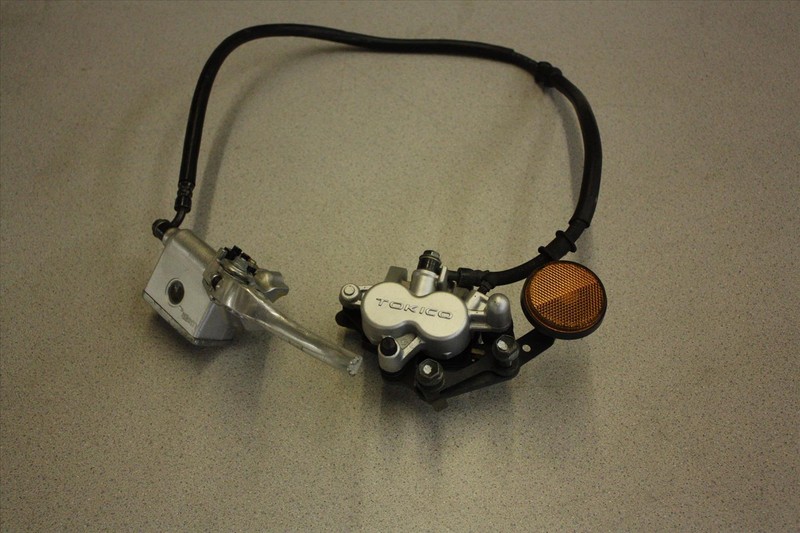 04 SUZUKI VL 800 INTRUDER VOLUSIA FRONT BRAKE CALIPER MASTER CYLINDER OEM VL800