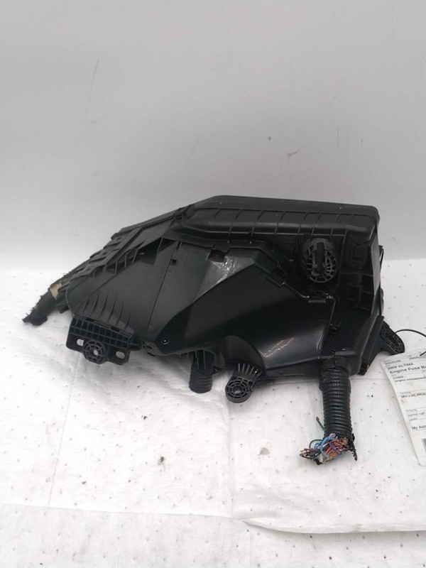 2009 Nissan Altima OEM Fuse Box Red 24382JA00C,24383JA00B 171K Mileage