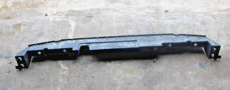 Escalade Avalanche Tahoe Suburban Yukon front bumper support bracket