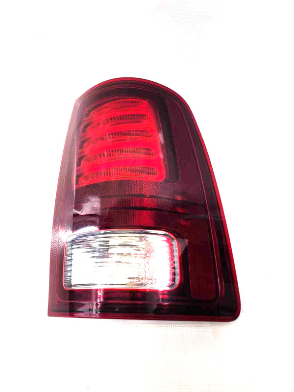 2016 Dodge 1500 RH Passenger Side Tail Light Assembly Led Light Scratches
