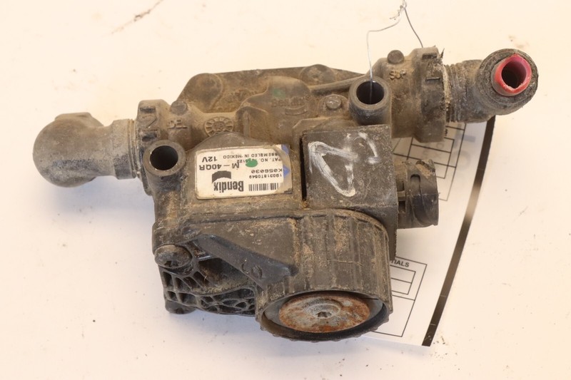 2019-2023 VOLVO VNL 760 D13 BENDIX M-40QR ABS MODULATOR VALVE K056030 OEM