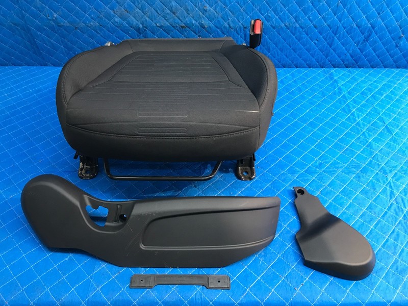 2022-2025 Santa Cruz FRONT Right SEAT LOWER TRACK RAIL Motor Cushion Trim Switch
